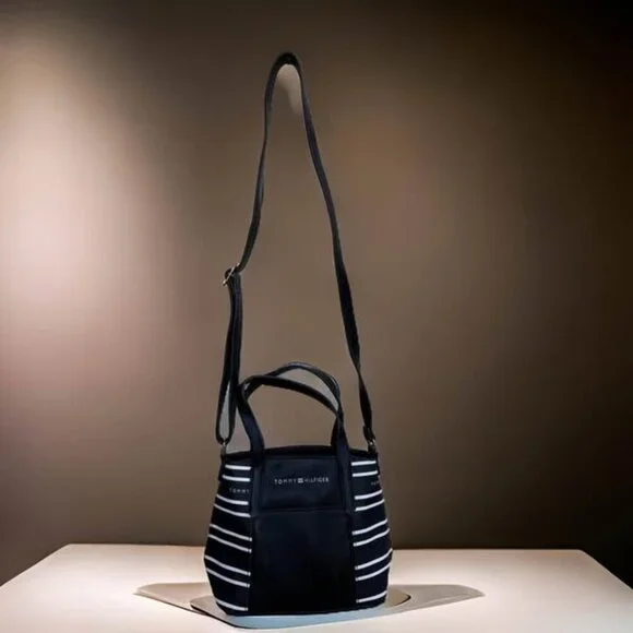 T HILLFIGER PURSE - Picture 6 of 6